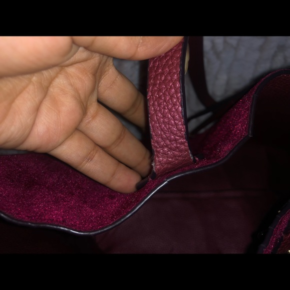 GUESS Reversible Embroidered Tote - Picture 6 of 7